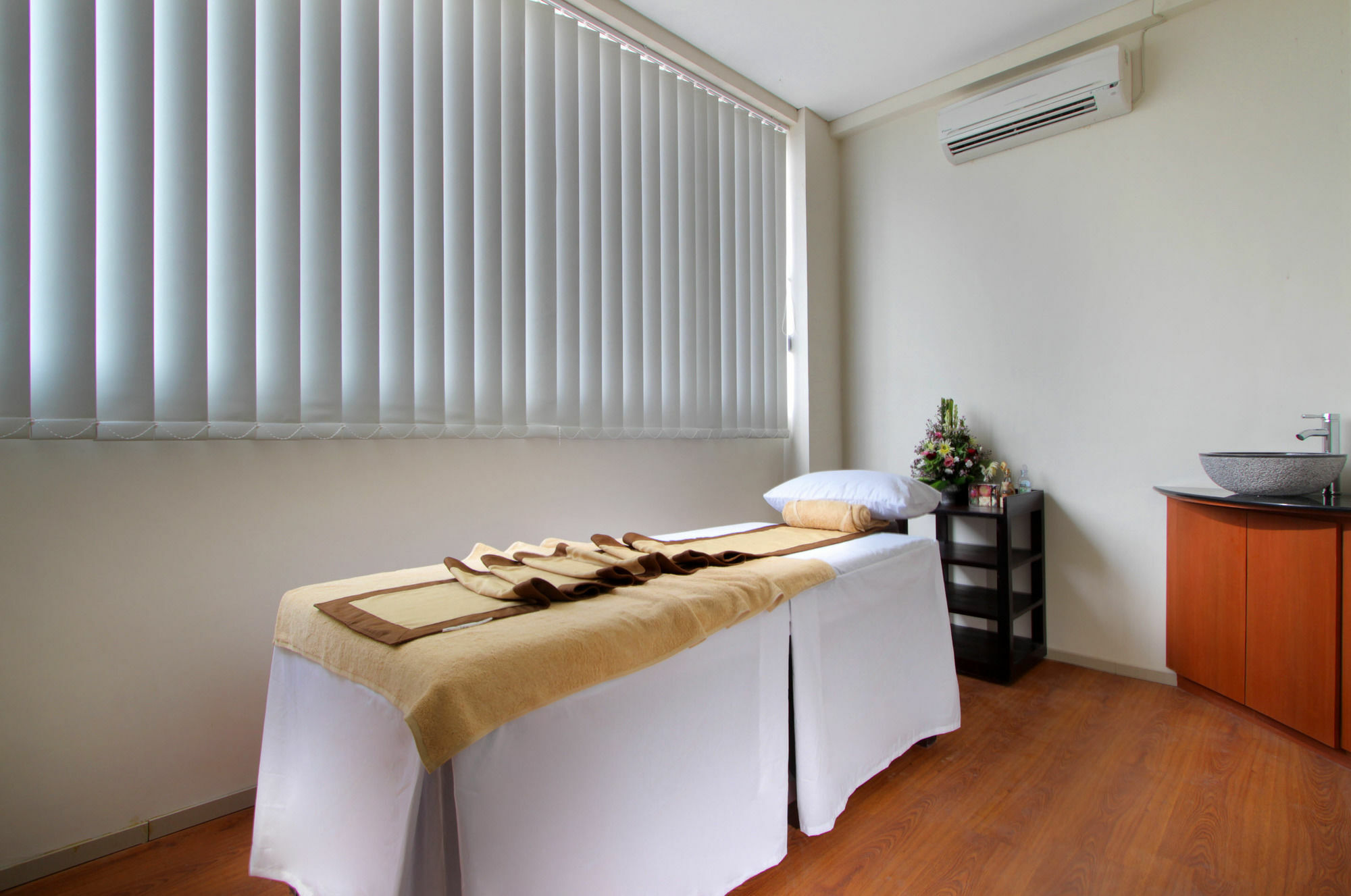 Sand Beach Luxury Living Kuta Lombok Exteriör bild